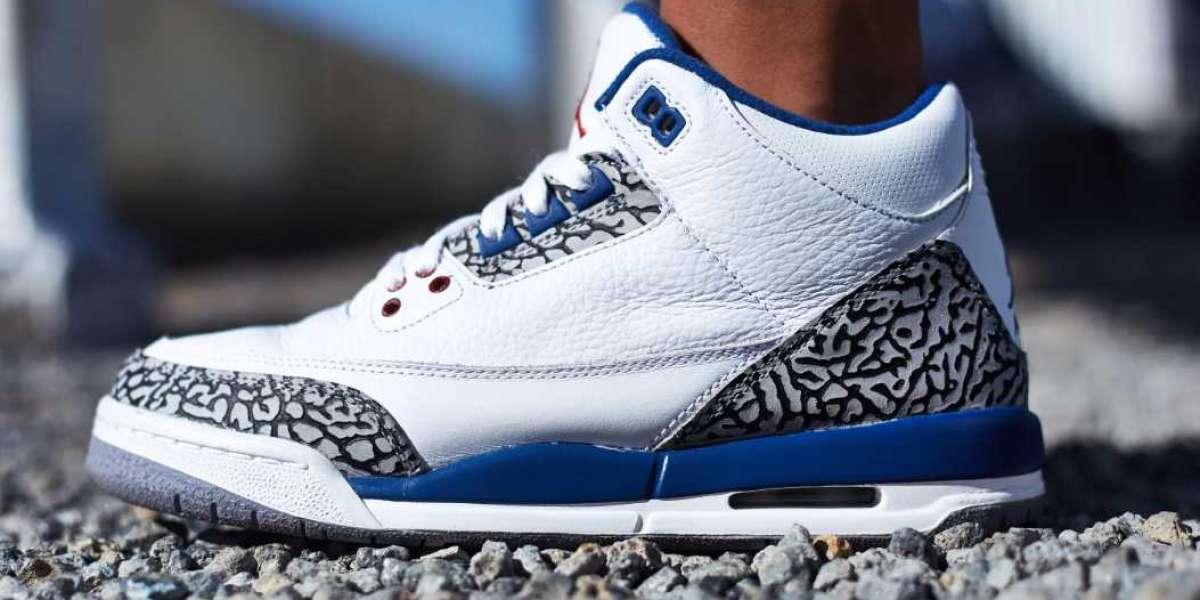 Air Jordan 3 Retro OG True Blue: Holiday Sneaker